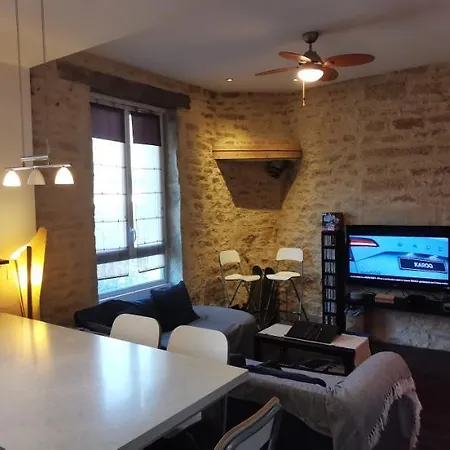 Cosyterroir Dijon: Gastronomic Getaway Near Arquebuse-gare Apartment